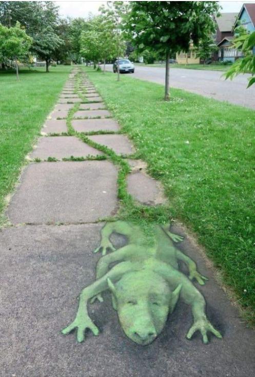 Funny Picture Thread [12]-sidewalk-monster.jpg
